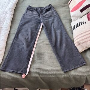 Quince Curvy Bella Stretch Straight Jeans in Charcoal